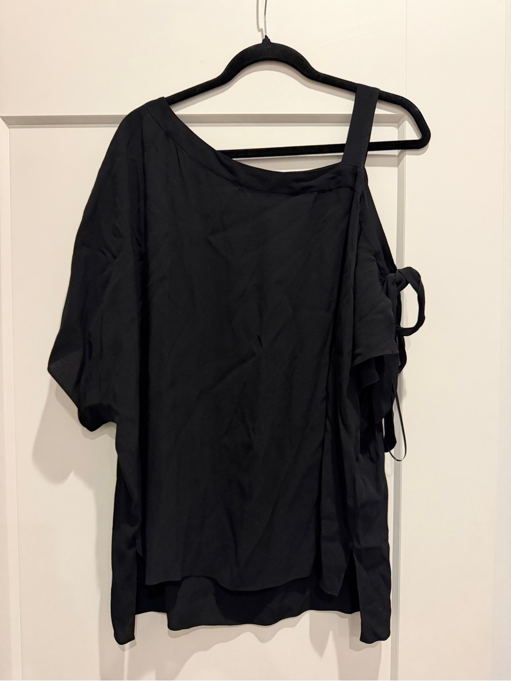 1.STATE Black Asymmetrical One Shoulder Blouse Tie Sleeve Large